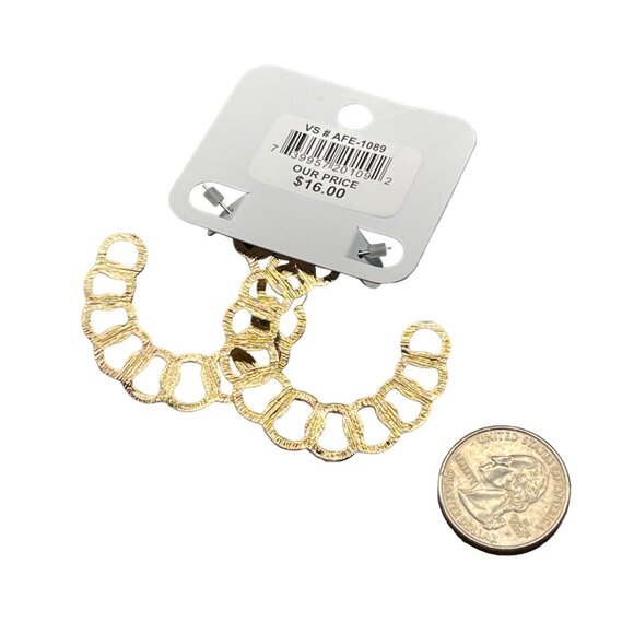 Charming ChGold Tone Hypoallergenic Hoop Earrings With Interlocking Circle Desig - Picture 5 of 7